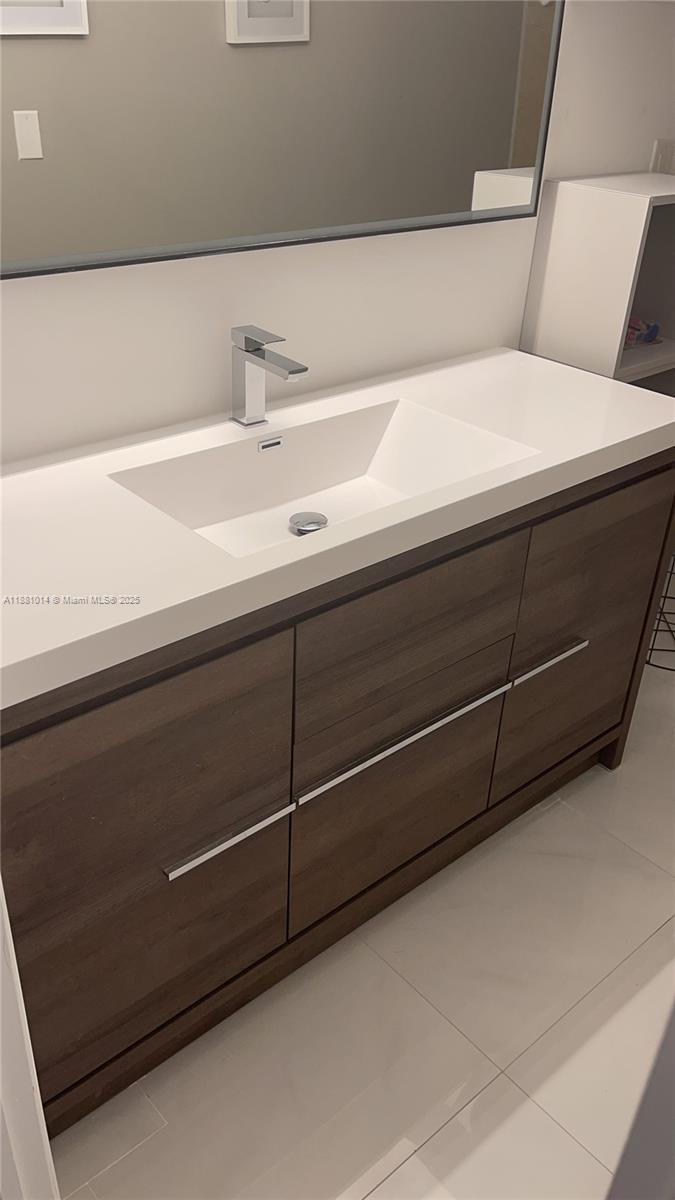 10275 Collins Ave #624, Bal Harbour FL 33154