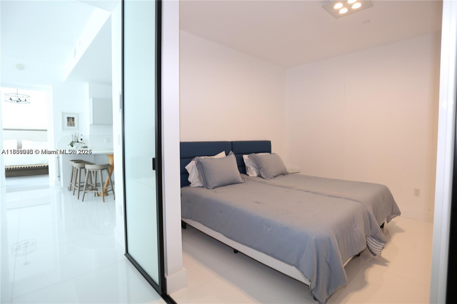 16901 Collins Ave #904, Sunny Isles Beach FL 33160