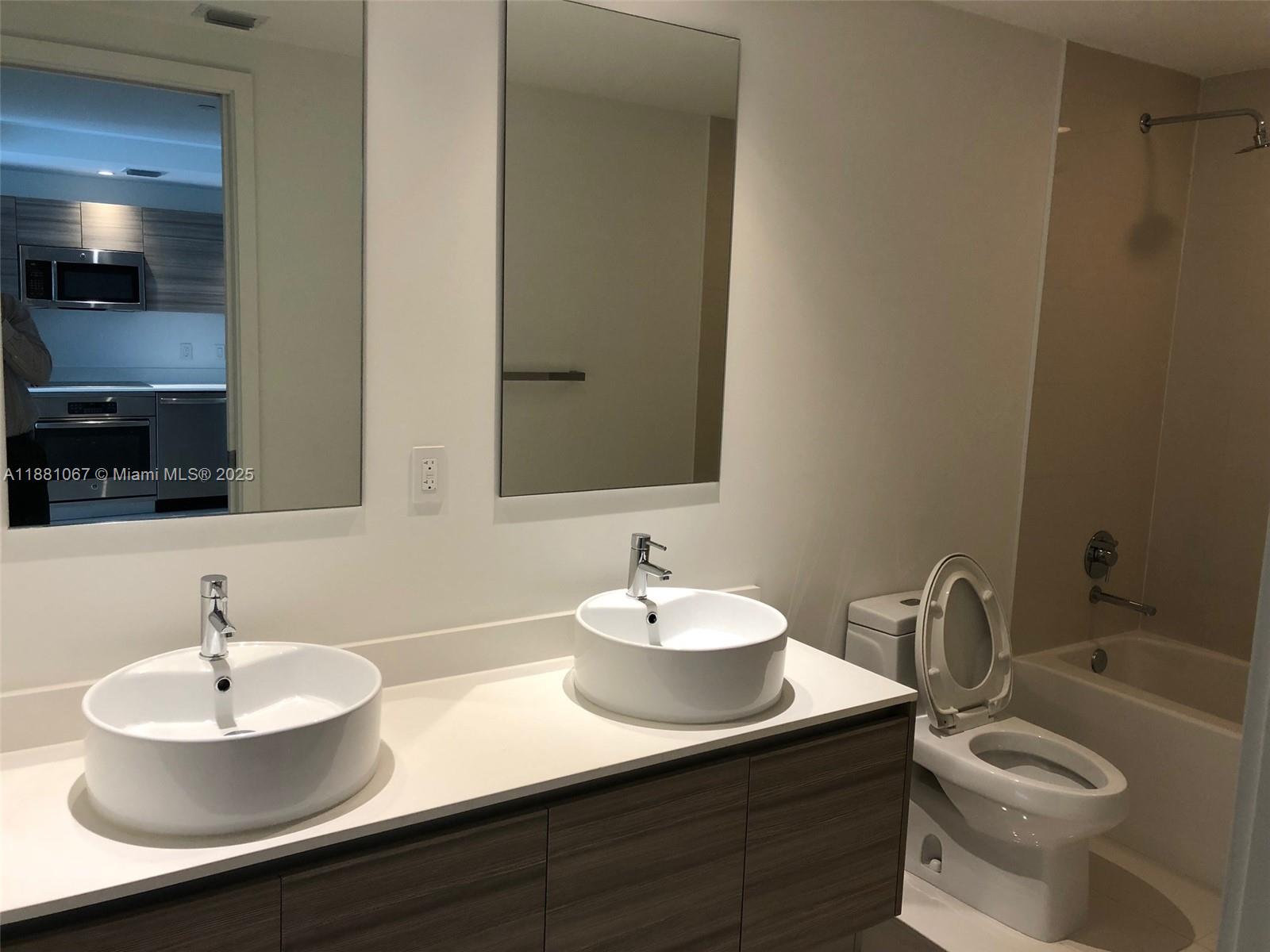121 NE 34th St #503, Miami FL 33137