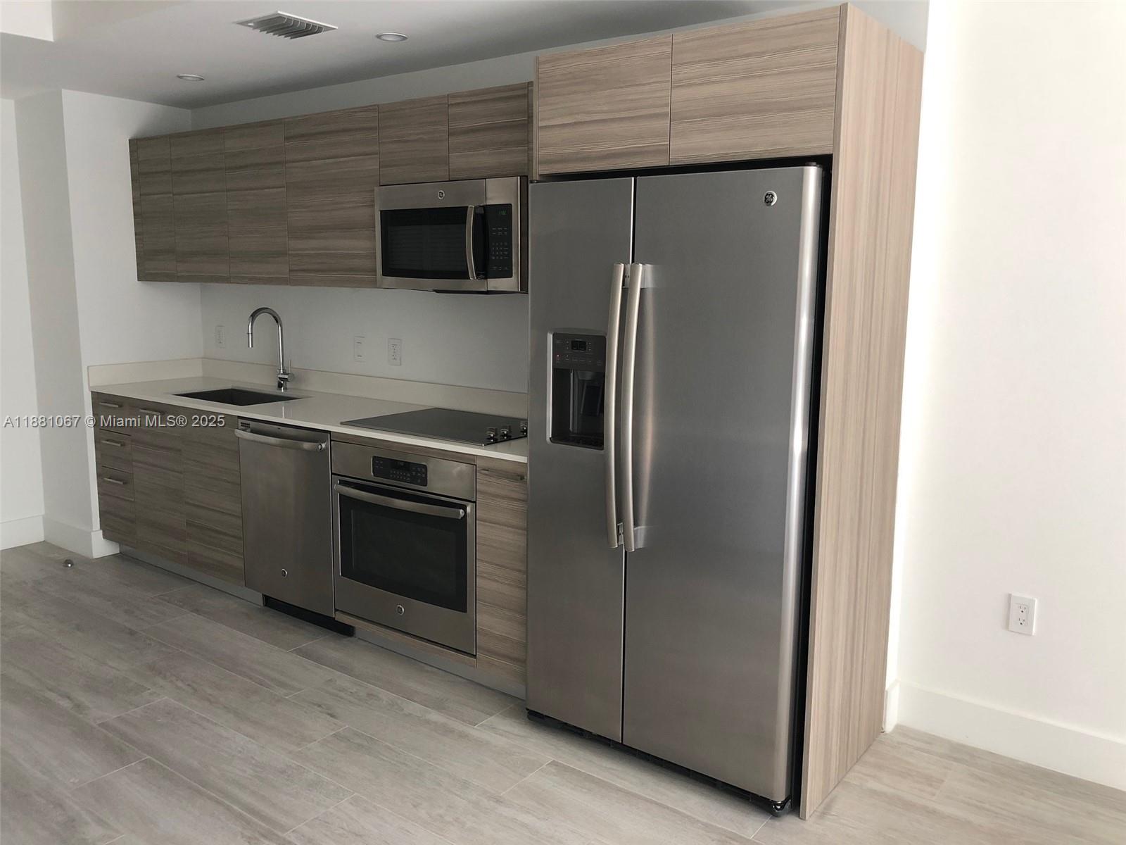 121 NE 34th St #503, Miami FL 33137