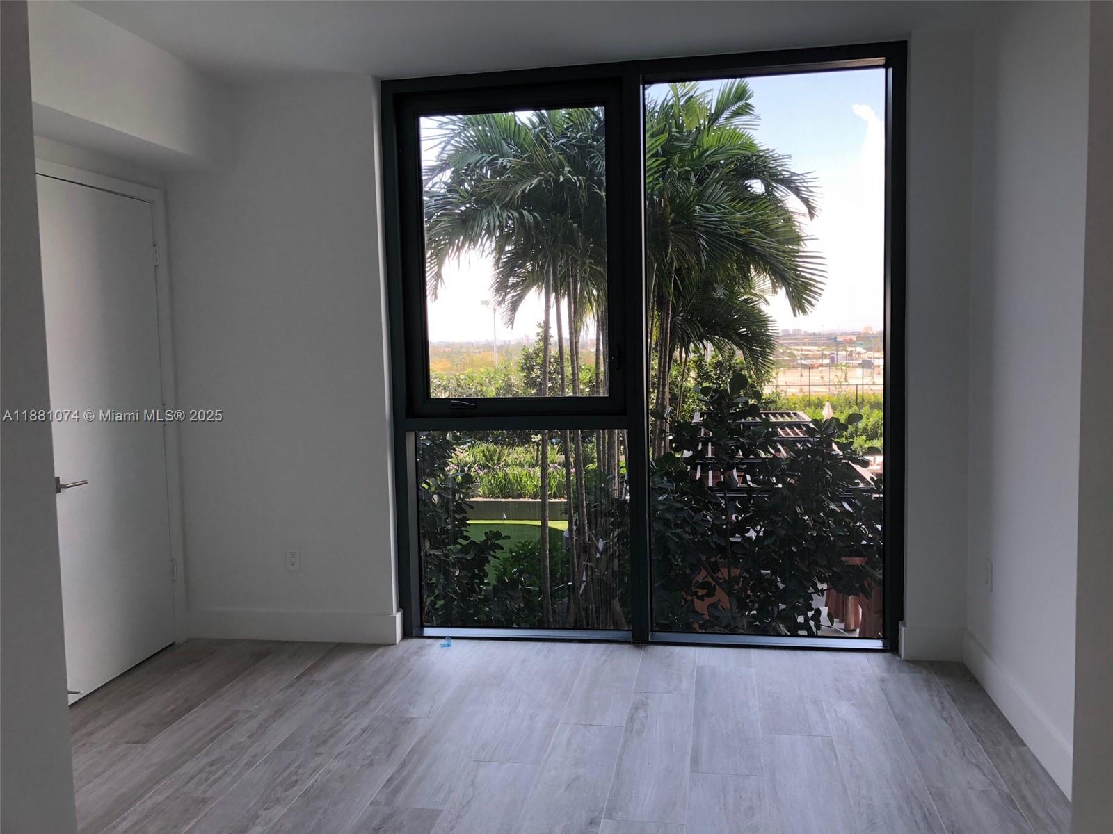 121 NE 34th St #812, Miami FL 33137