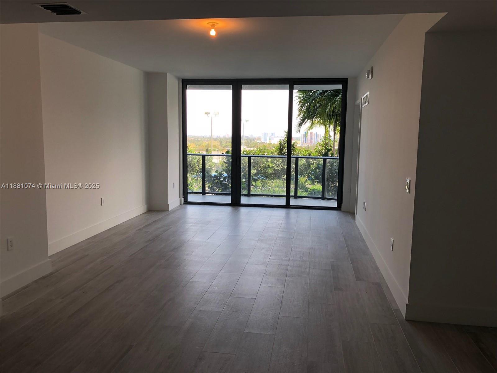 121 NE 34th St #812, Miami FL 33137