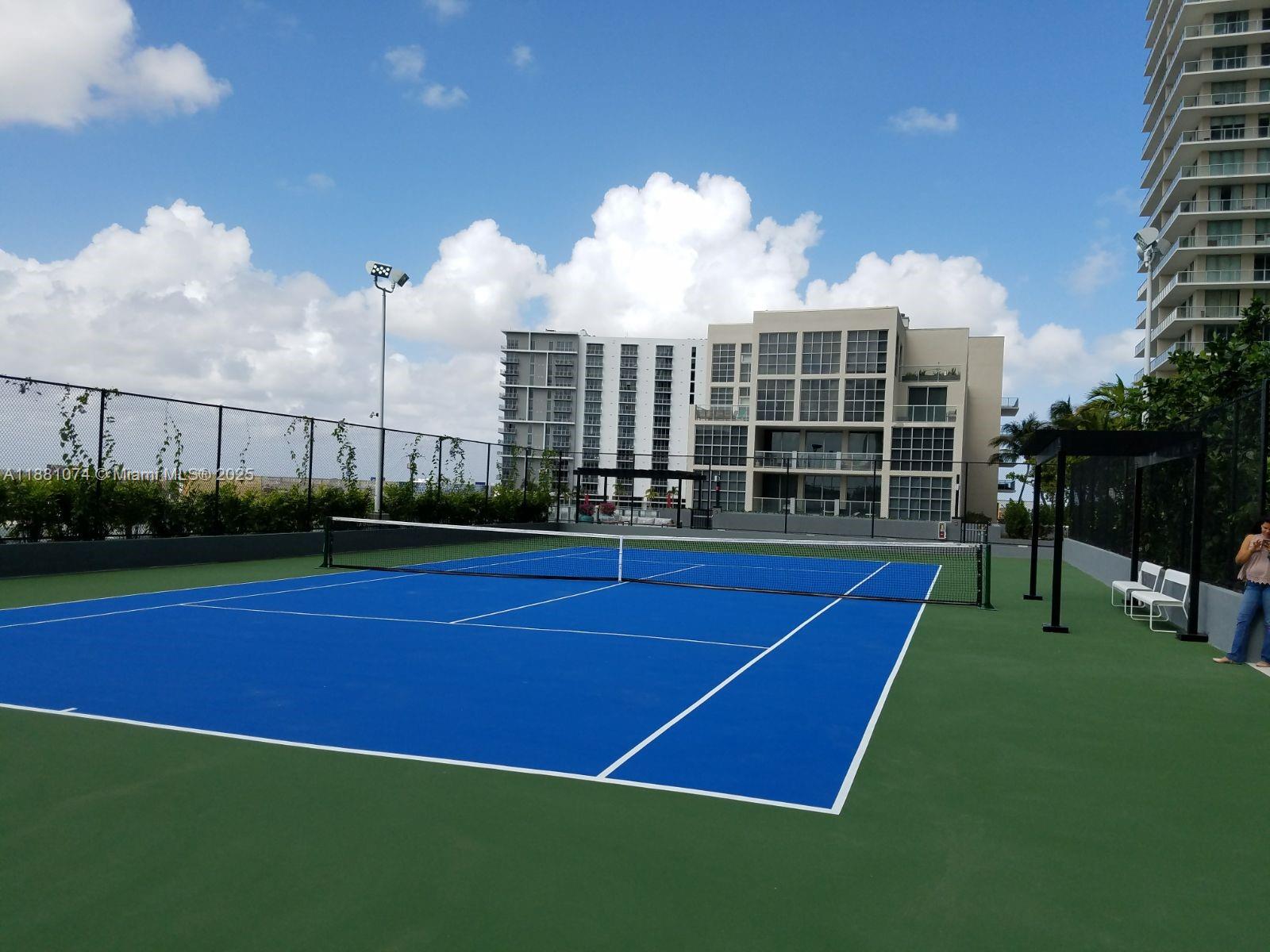 121 NE 34th St #812, Miami FL 33137