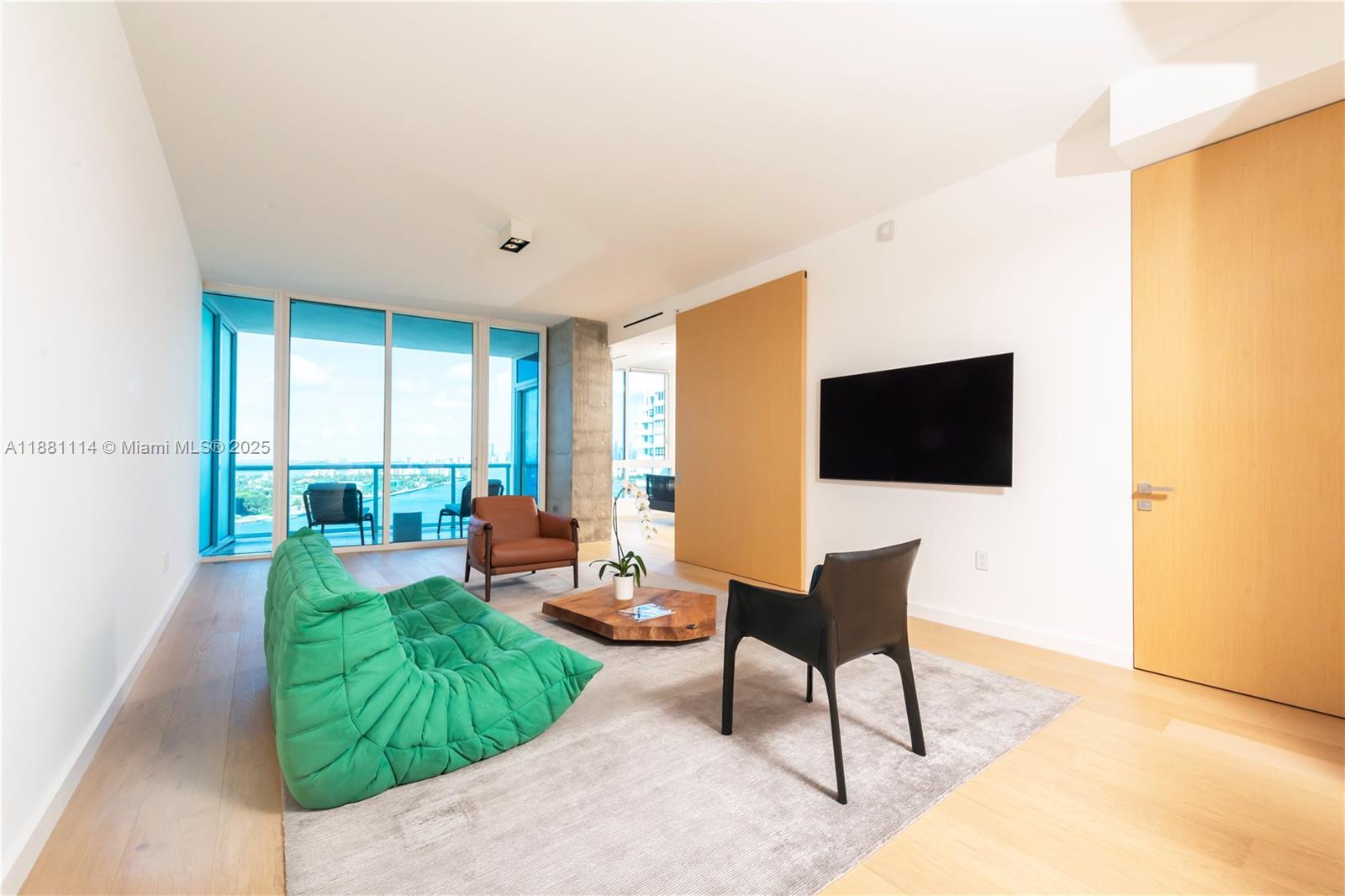 100 S Pointe Dr #1802, Miami Beach FL 33139