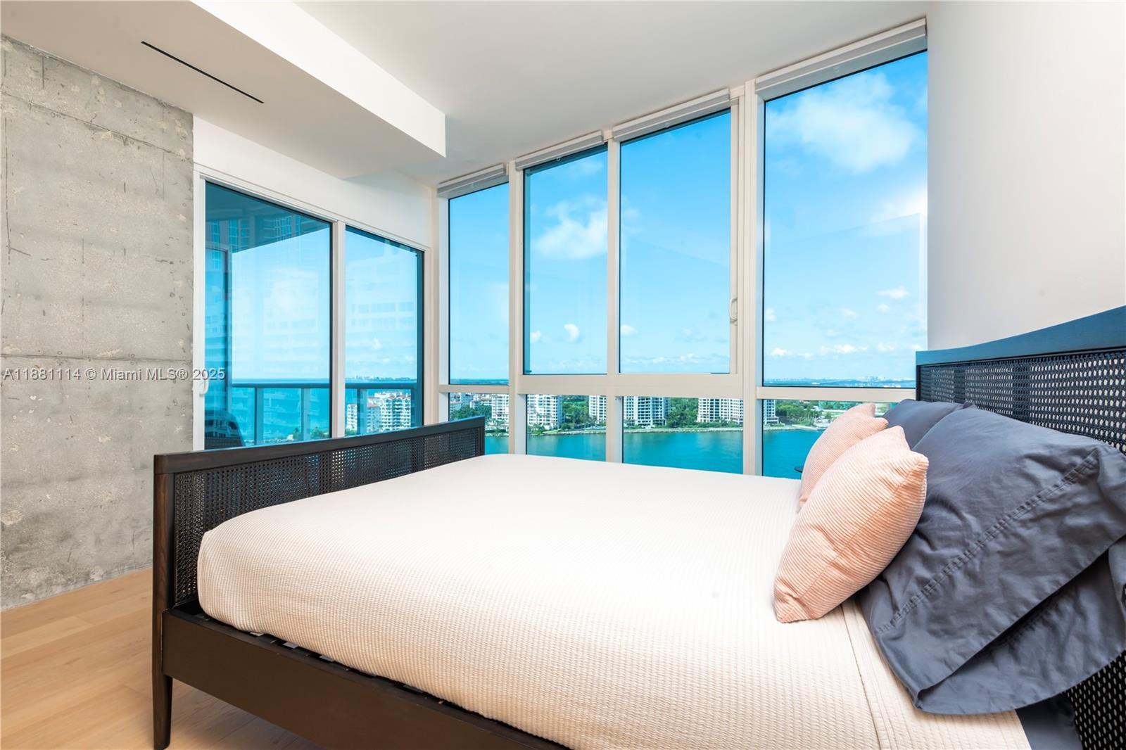 100 S Pointe Dr #1802, Miami Beach FL 33139