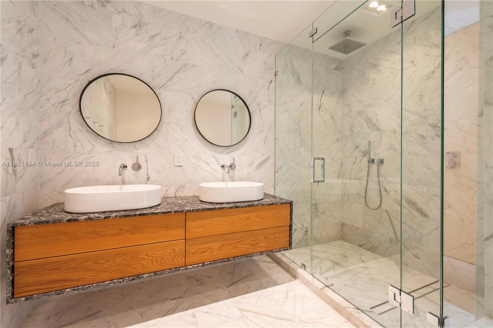 100 S Pointe Dr #1802, Miami Beach FL 33139
