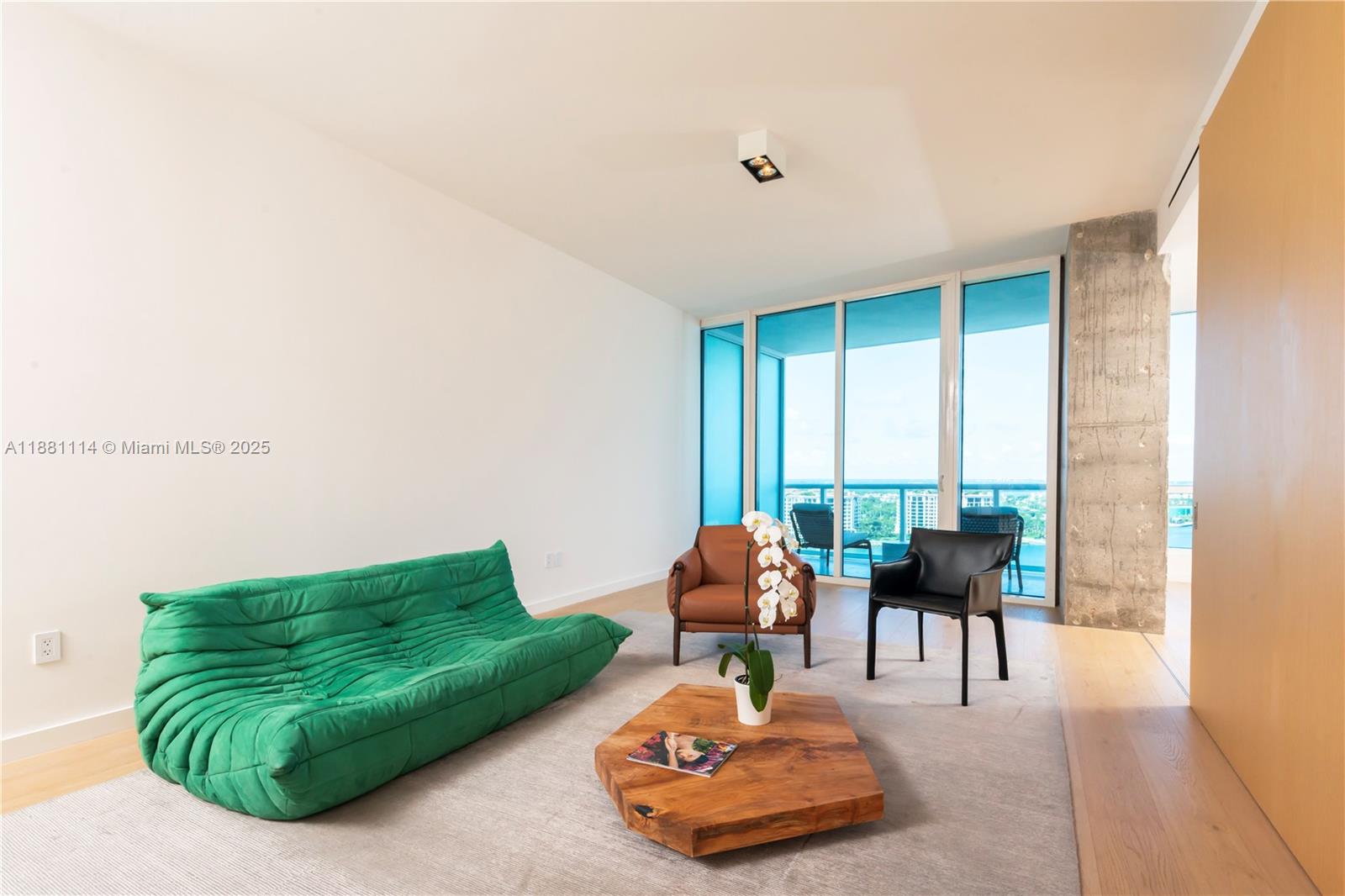 100 S Pointe Dr #1802, Miami Beach FL 33139