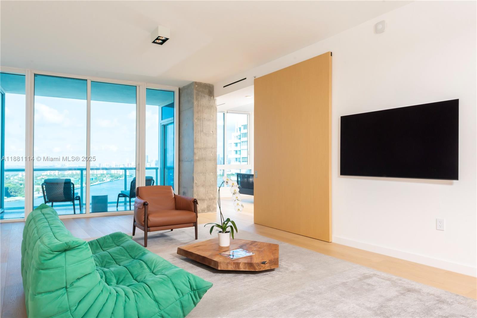 100 S Pointe Dr #1802, Miami Beach FL 33139