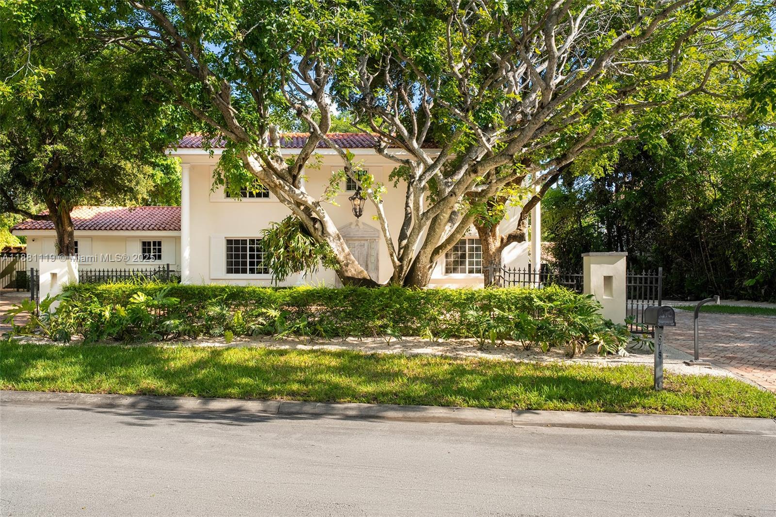 575 Bay Point Rd, Miami FL 33137