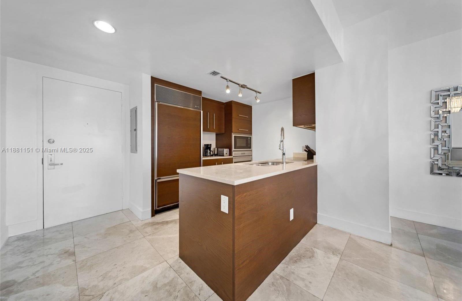 485 Brickell Ave #2209, Miami FL 33131
