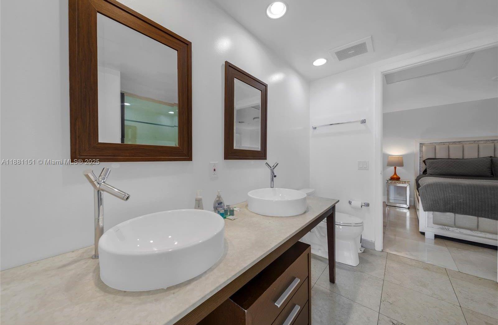 485 Brickell Ave #2209, Miami FL 33131