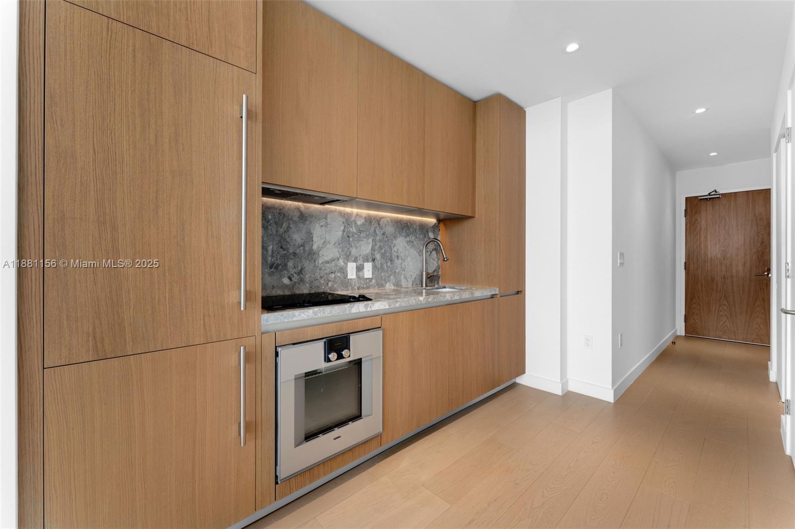 500 Alton Rd #2504, Miami Beach FL 33139