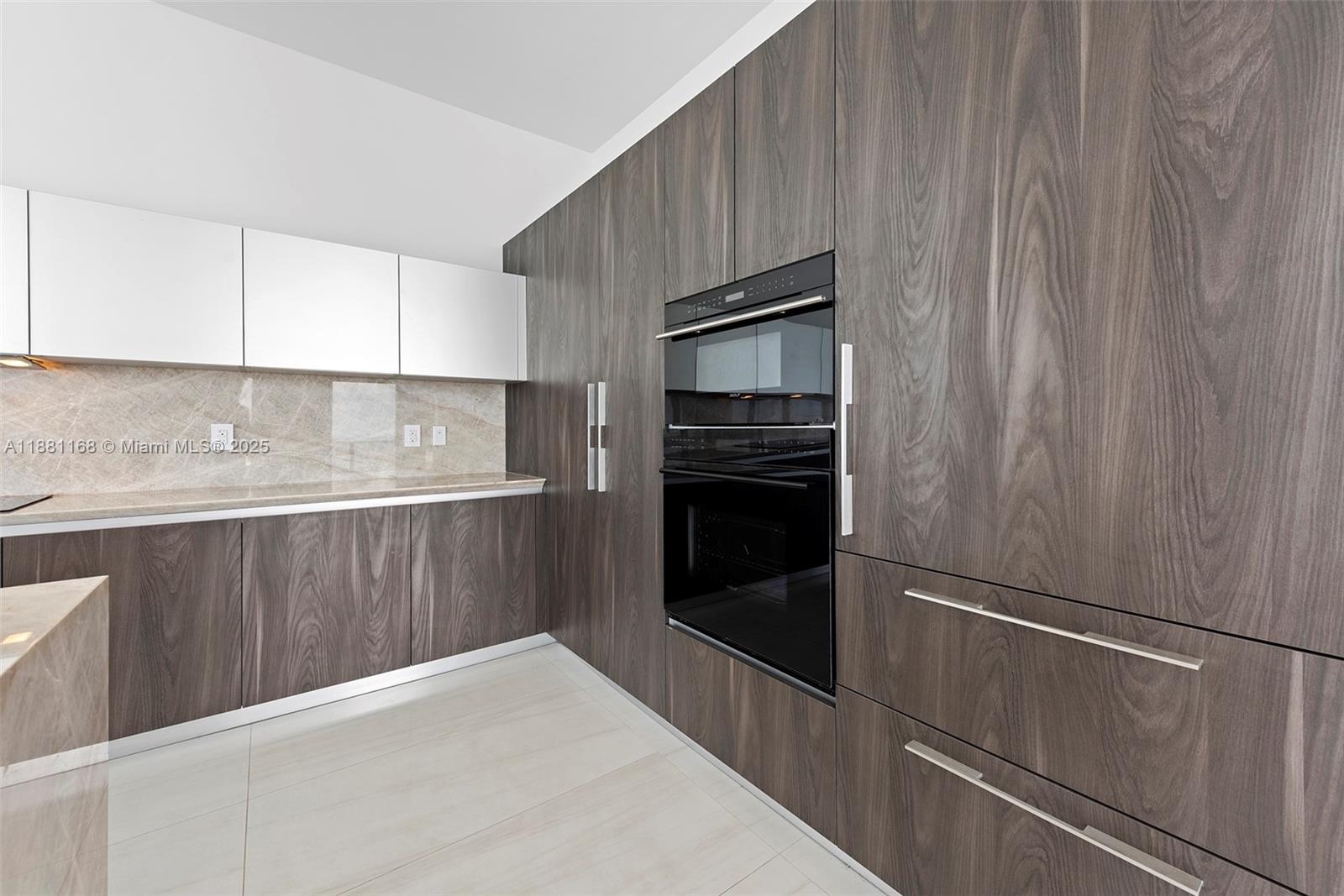 480 NE 31st St #PH5204, Miami FL 33137