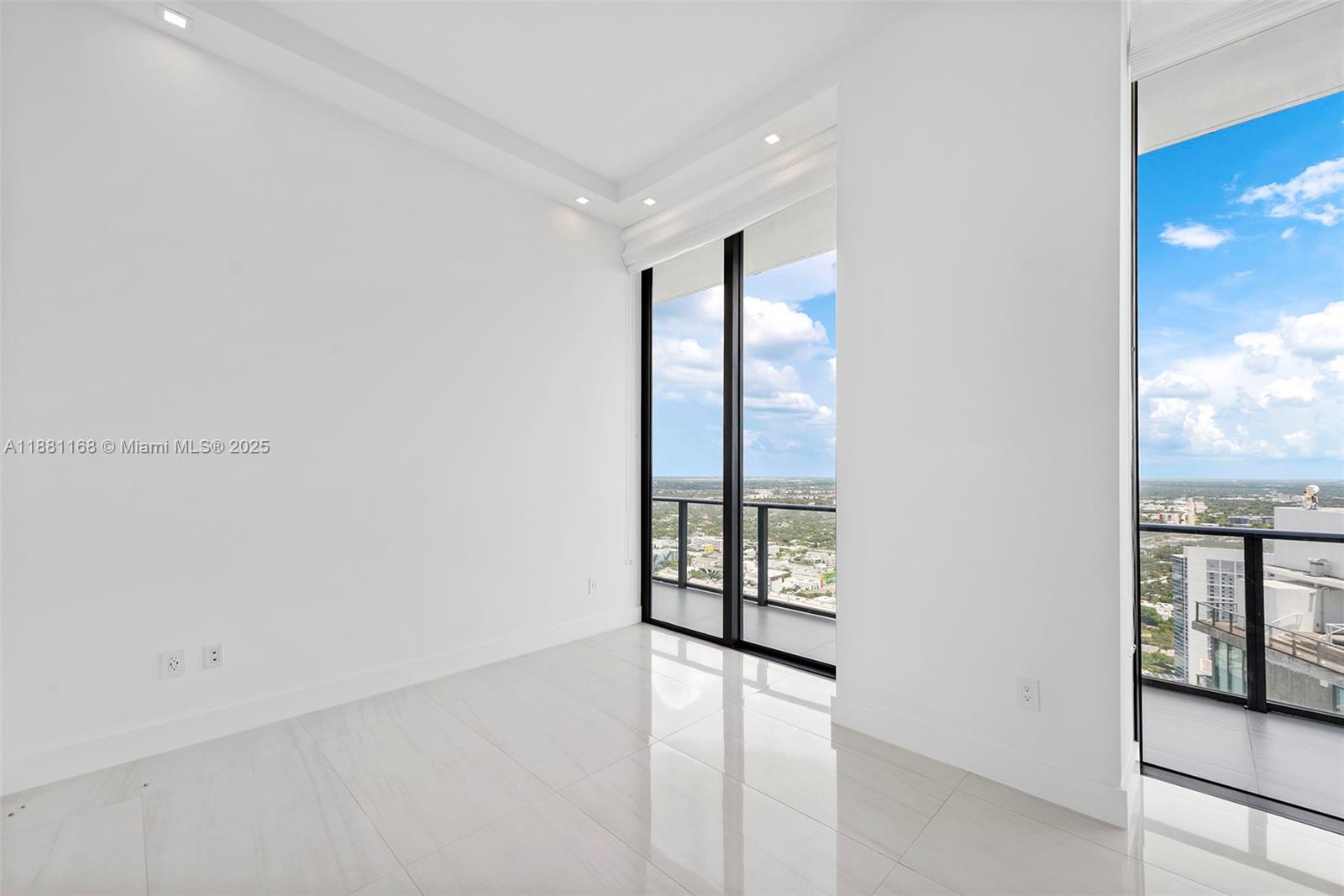 480 NE 31st St #PH5204, Miami FL 33137