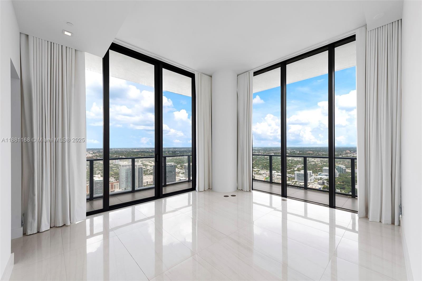 480 NE 31st St #PH5204, Miami FL 33137