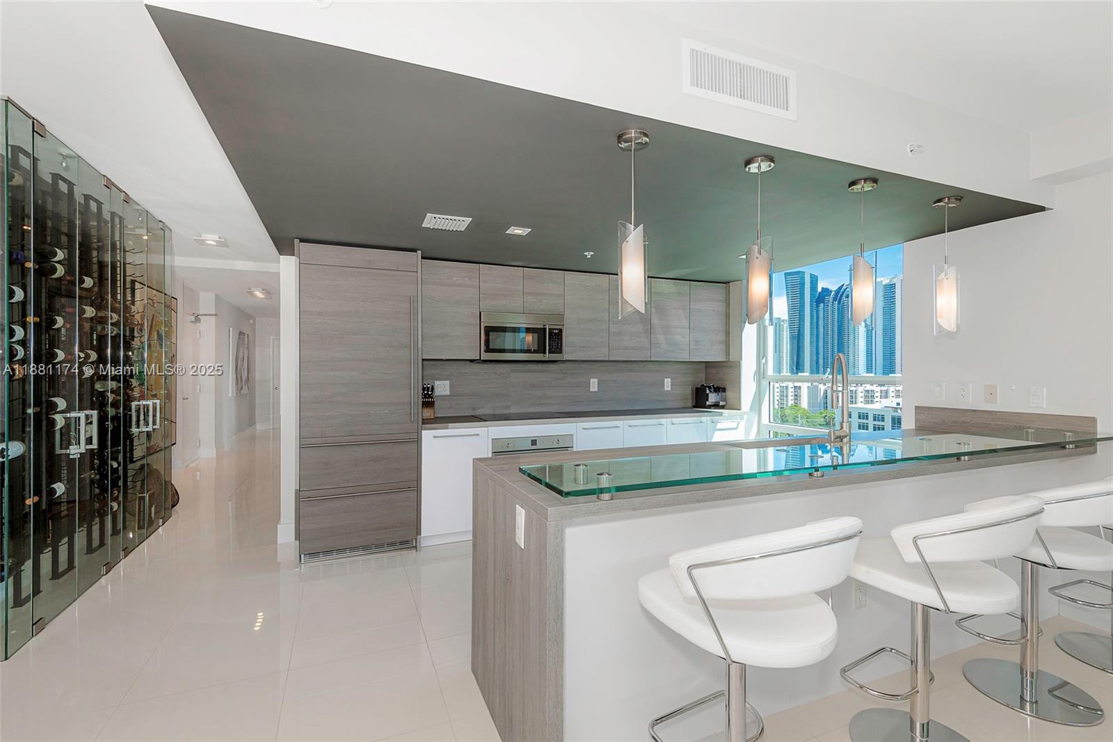 400 Sunny Isles Blvd #1122 CORNER UNIT, Sunny Isles Beach FL 33160