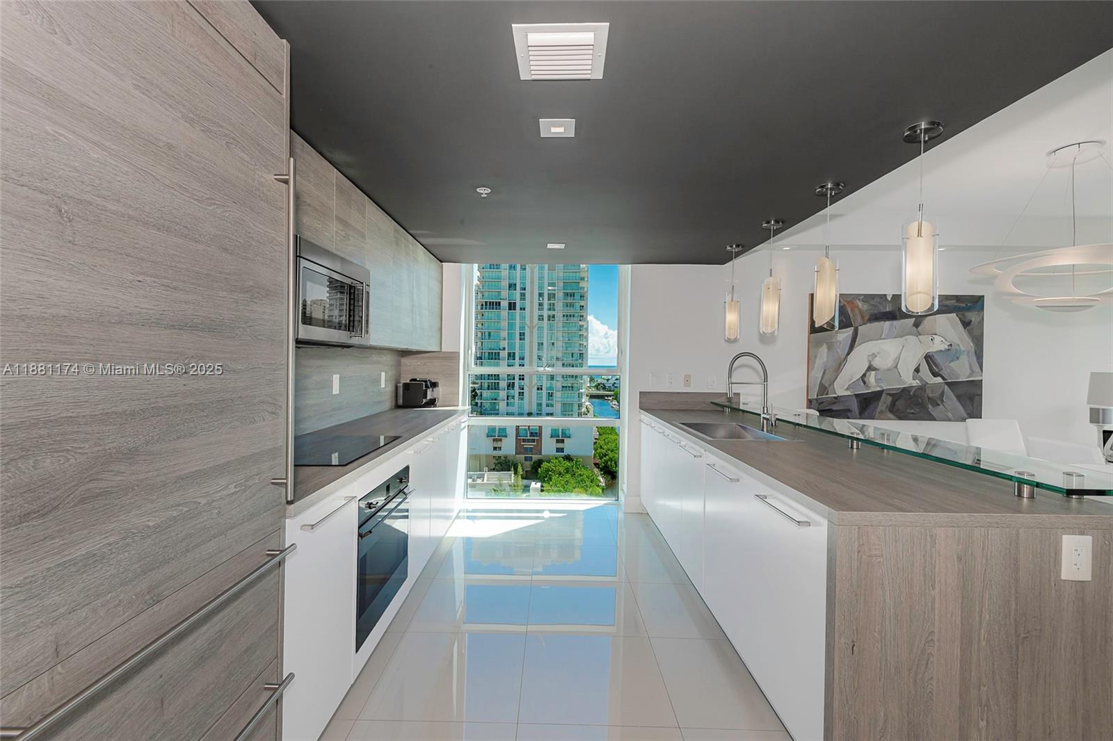 400 Sunny Isles Blvd #1122 CORNER UNIT, Sunny Isles Beach FL 33160