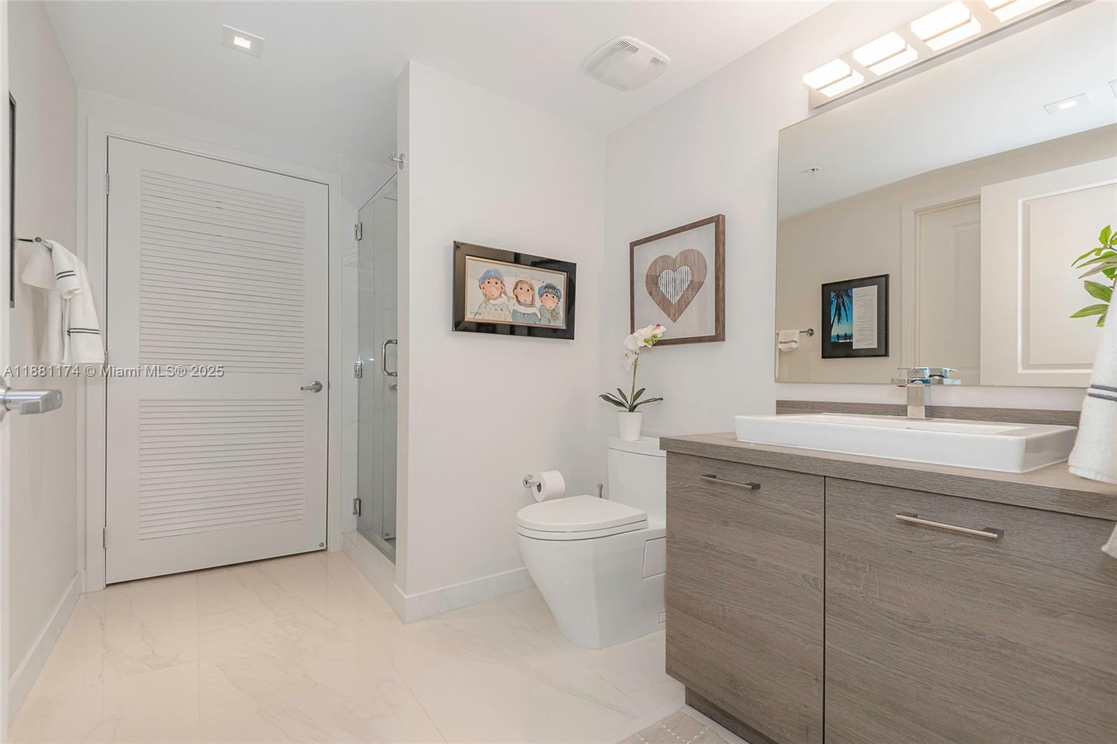 400 Sunny Isles Blvd #1122 CORNER UNIT, Sunny Isles Beach FL 33160