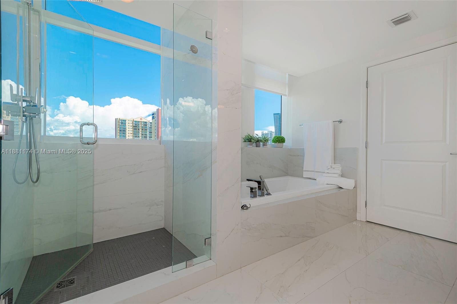 400 Sunny Isles Blvd #1122 CORNER UNIT, Sunny Isles Beach FL 33160