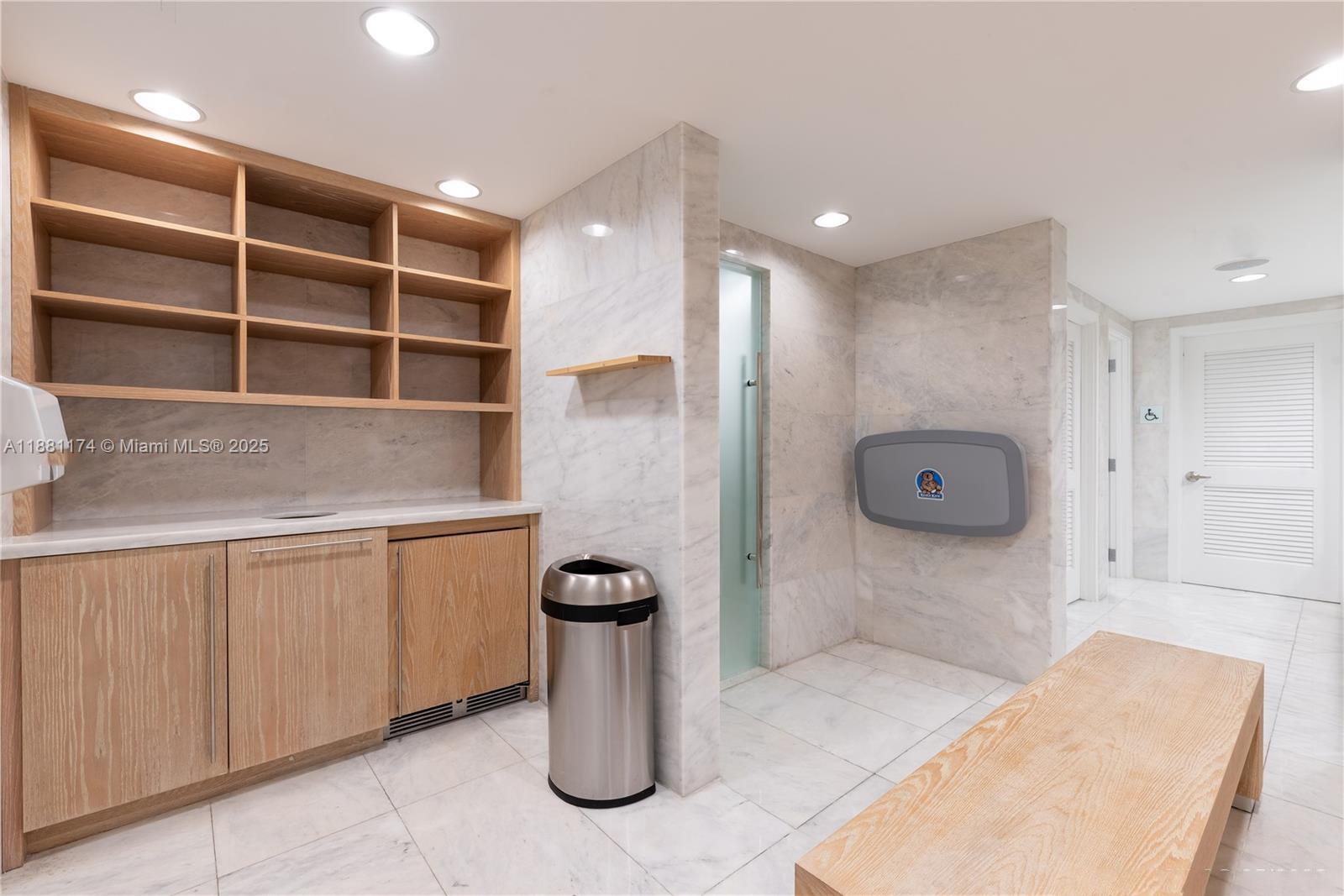 400 Sunny Isles Blvd #1122 CORNER UNIT, Sunny Isles Beach FL 33160