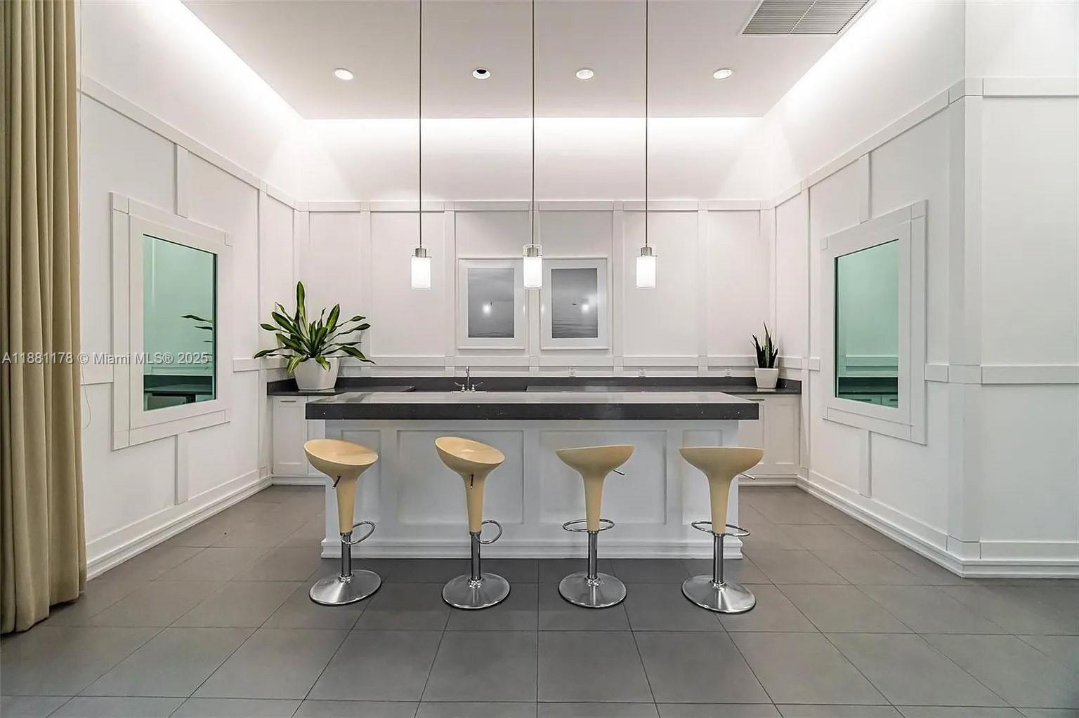 90 SW 3rd St #1807, Miami FL 33130