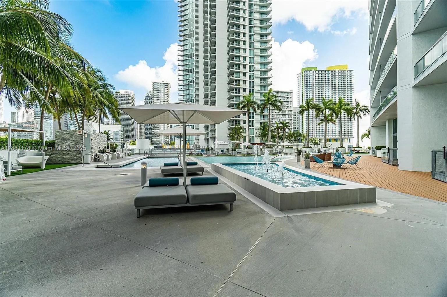 90 SW 3rd St #1807, Miami FL 33130