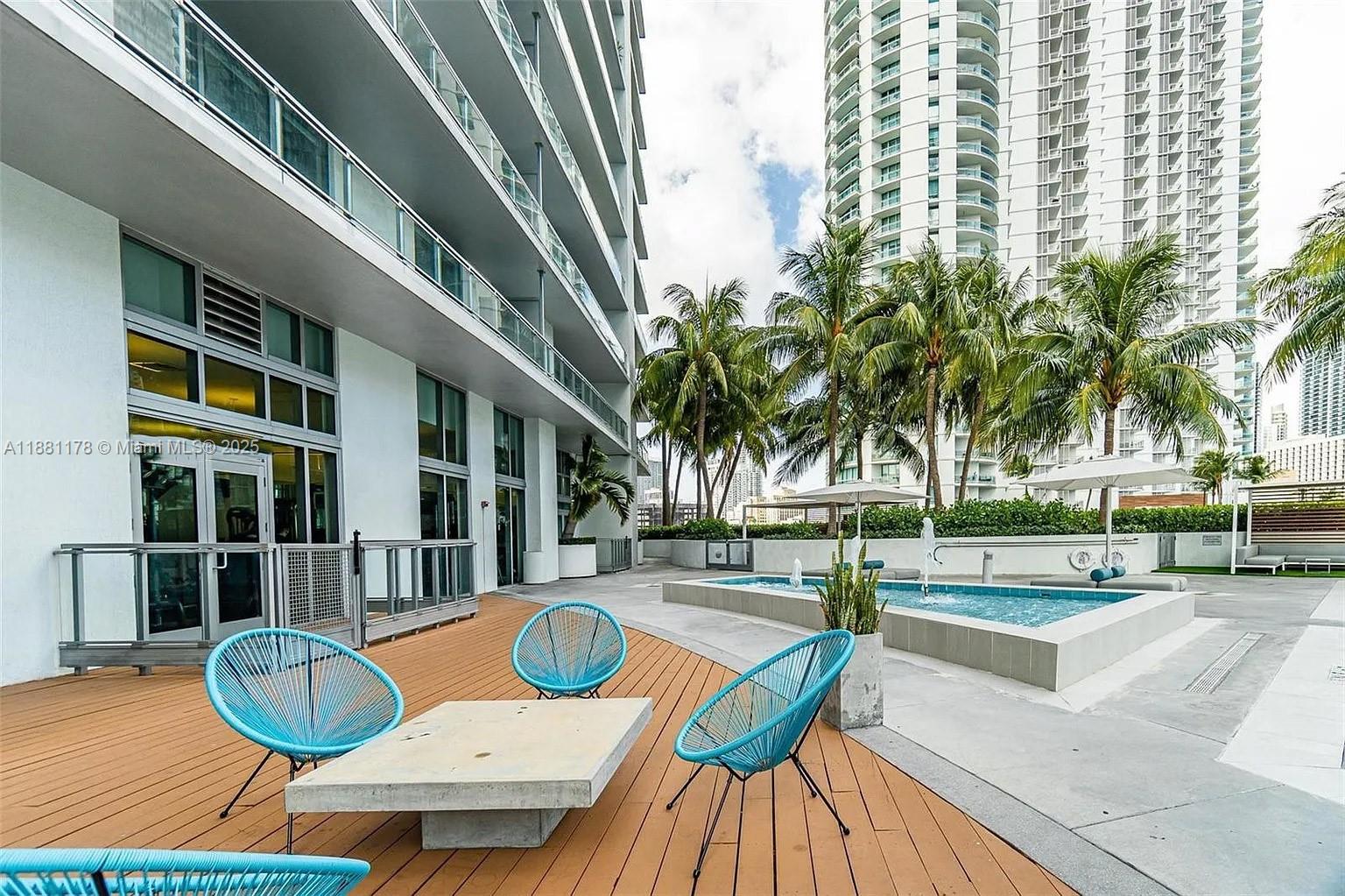 90 SW 3rd St #1807, Miami FL 33130