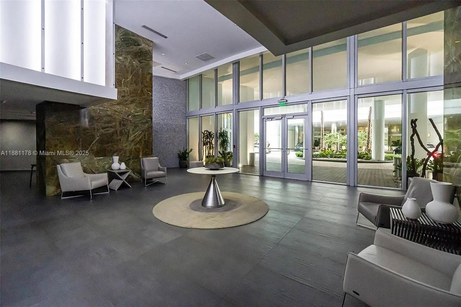 90 SW 3rd St #1807, Miami FL 33130