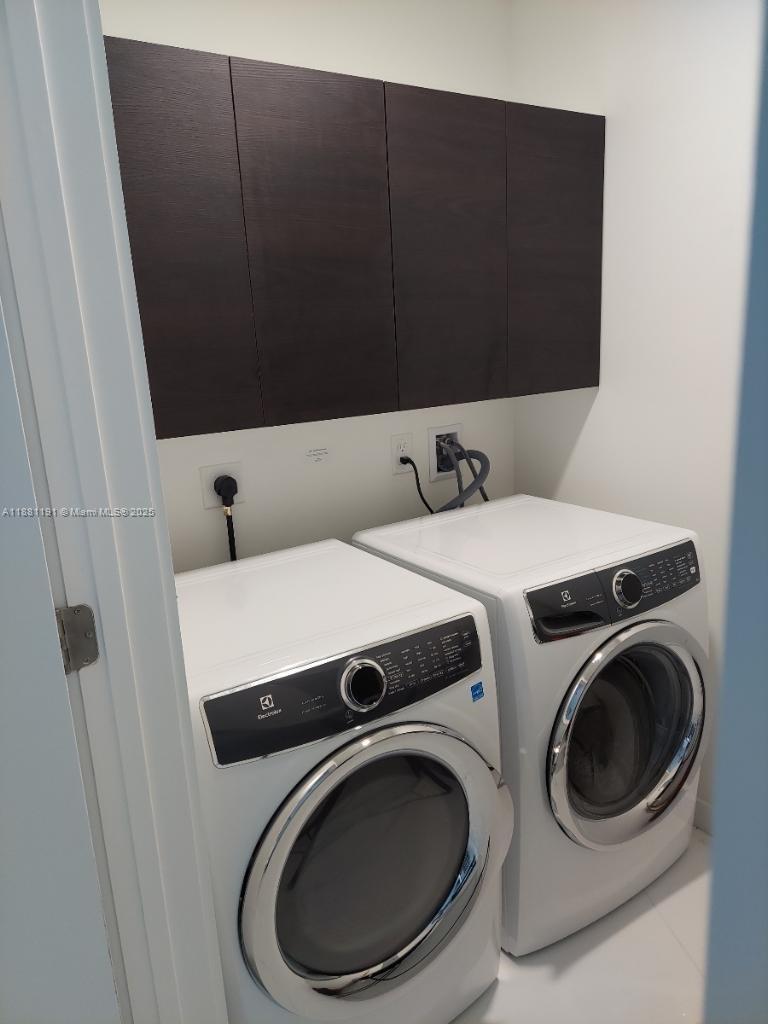 851 NE 1st Ave #2403, Miami FL 33132
