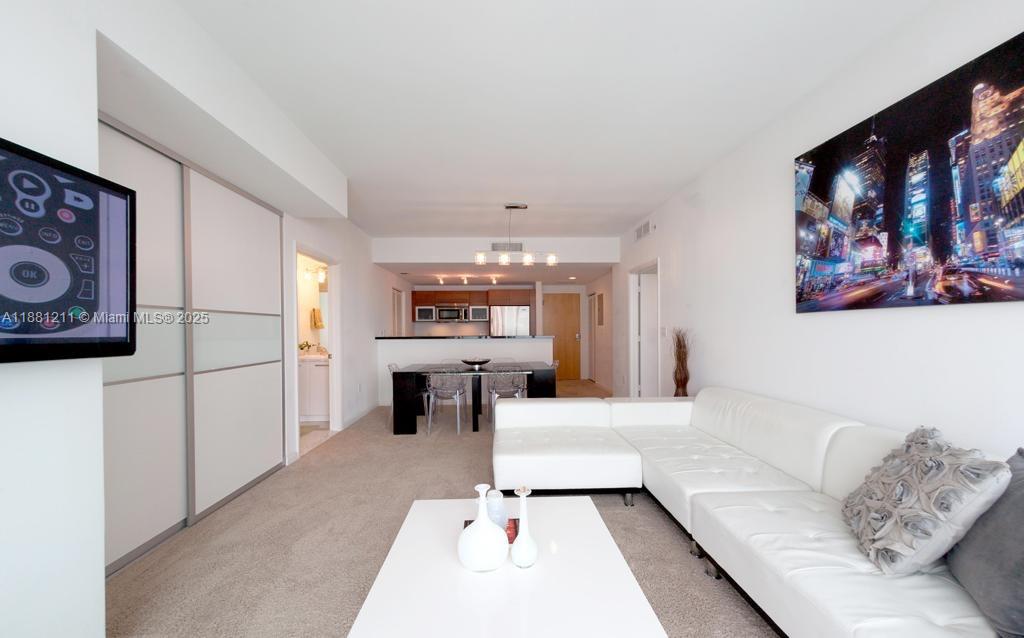 244 Biscayne Blvd #1710, Miami FL 33132