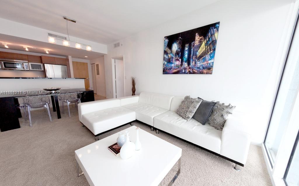 244 Biscayne Blvd #1710, Miami FL 33132