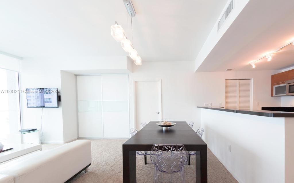 244 Biscayne Blvd #1710, Miami FL 33132