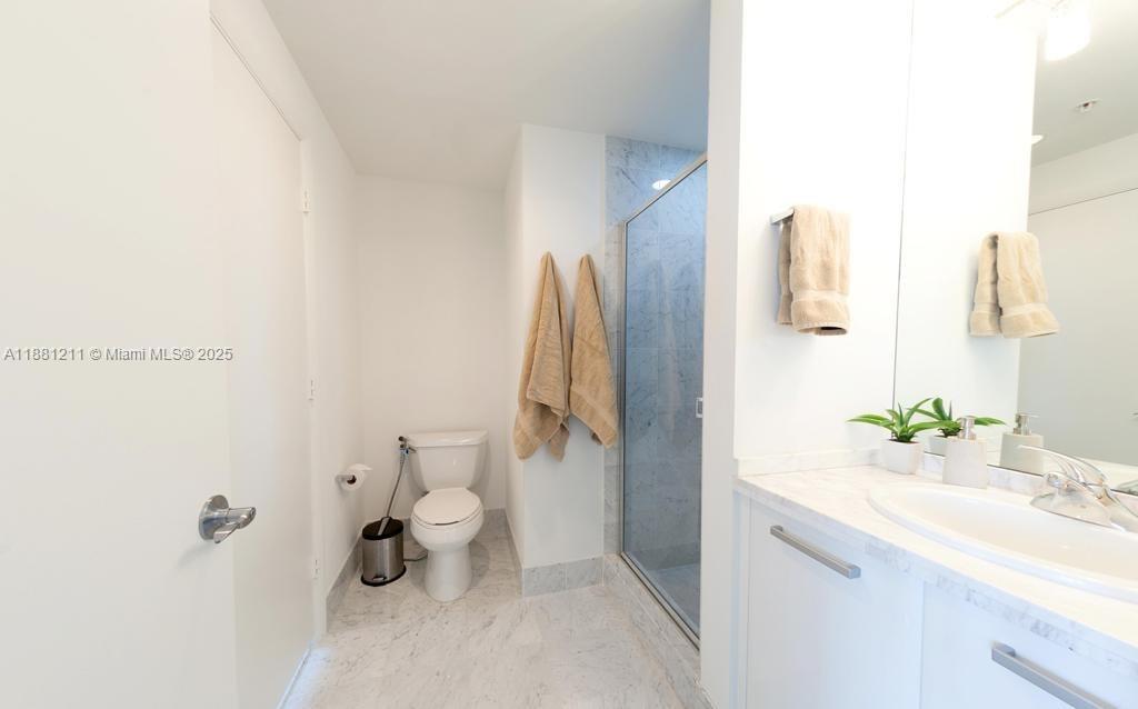 244 Biscayne Blvd #1710, Miami FL 33132