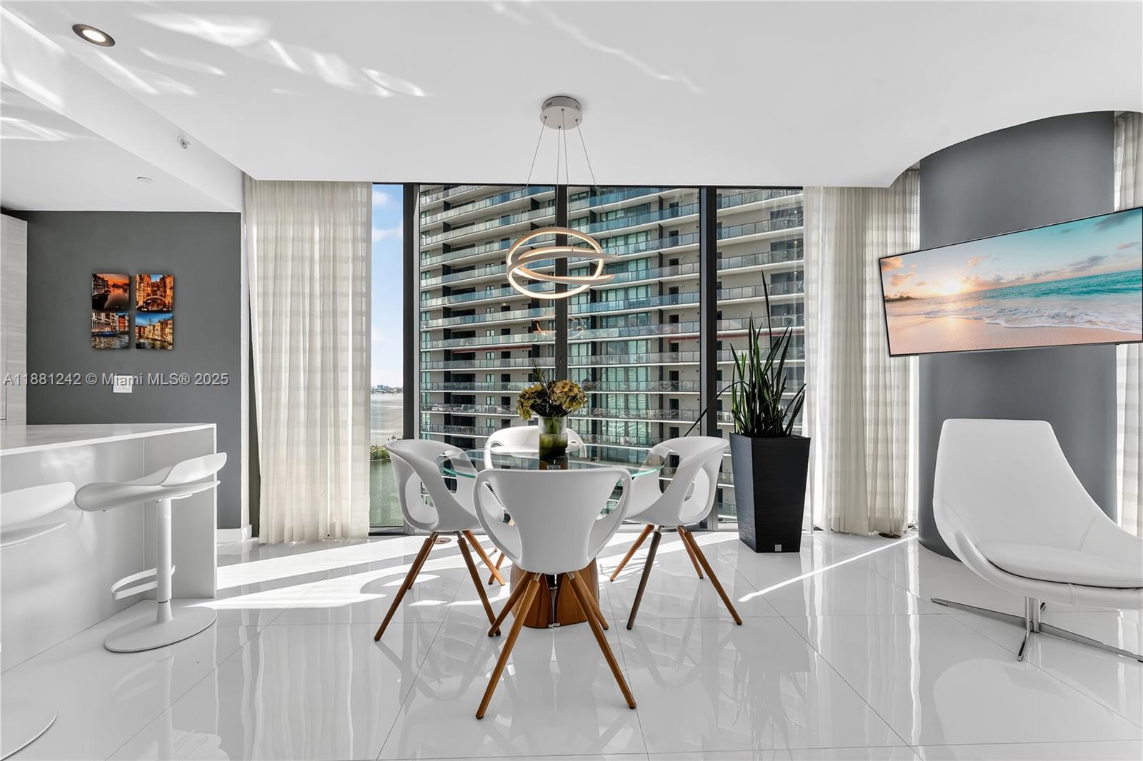 650 NE 32nd St #2407, Miami FL 33137