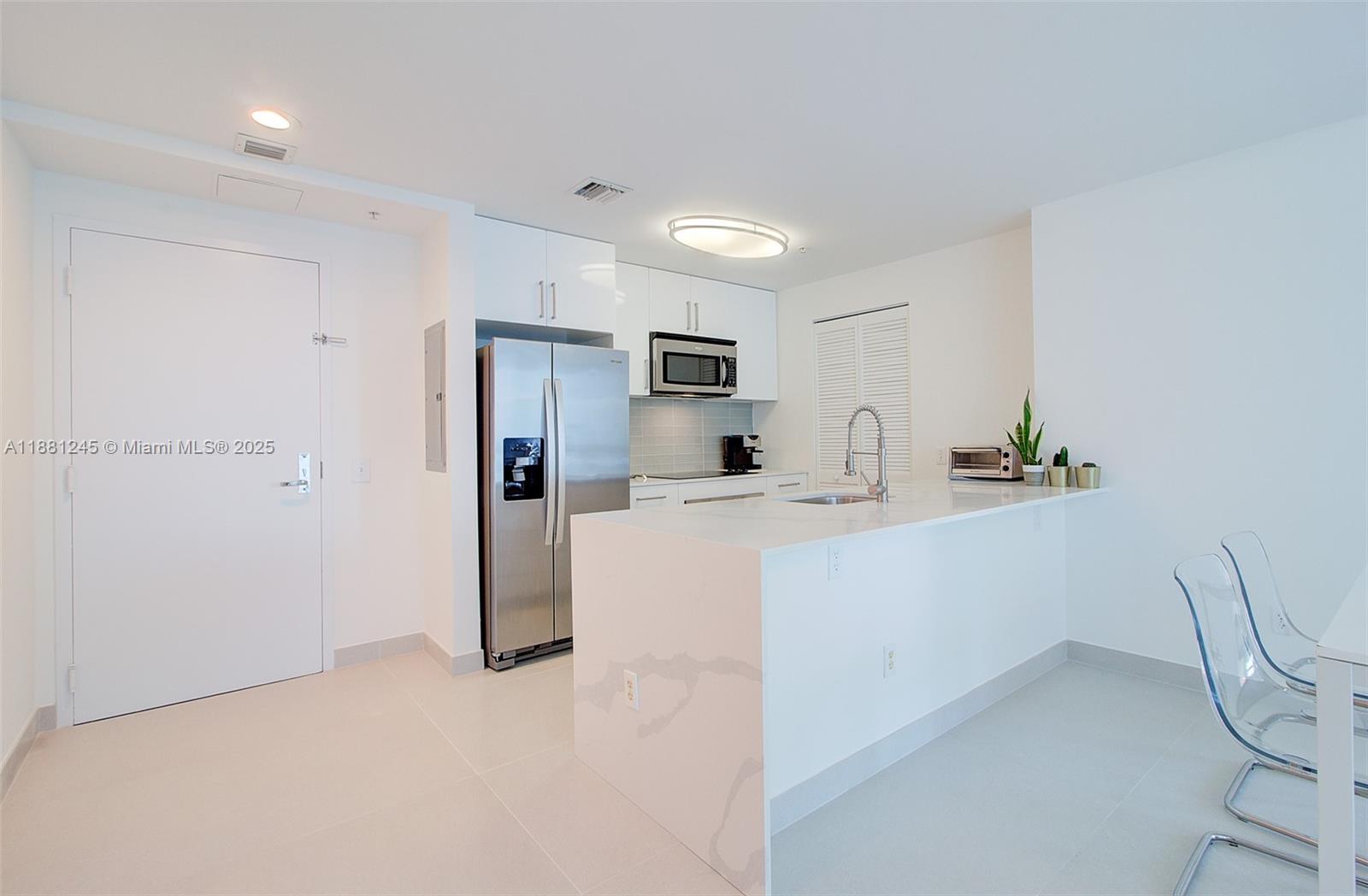 300 S Biscayne Blvd #T-2104, Miami FL 33131