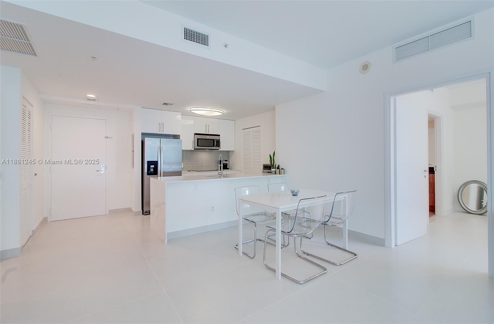 300 S Biscayne Blvd #T-2104, Miami FL 33131