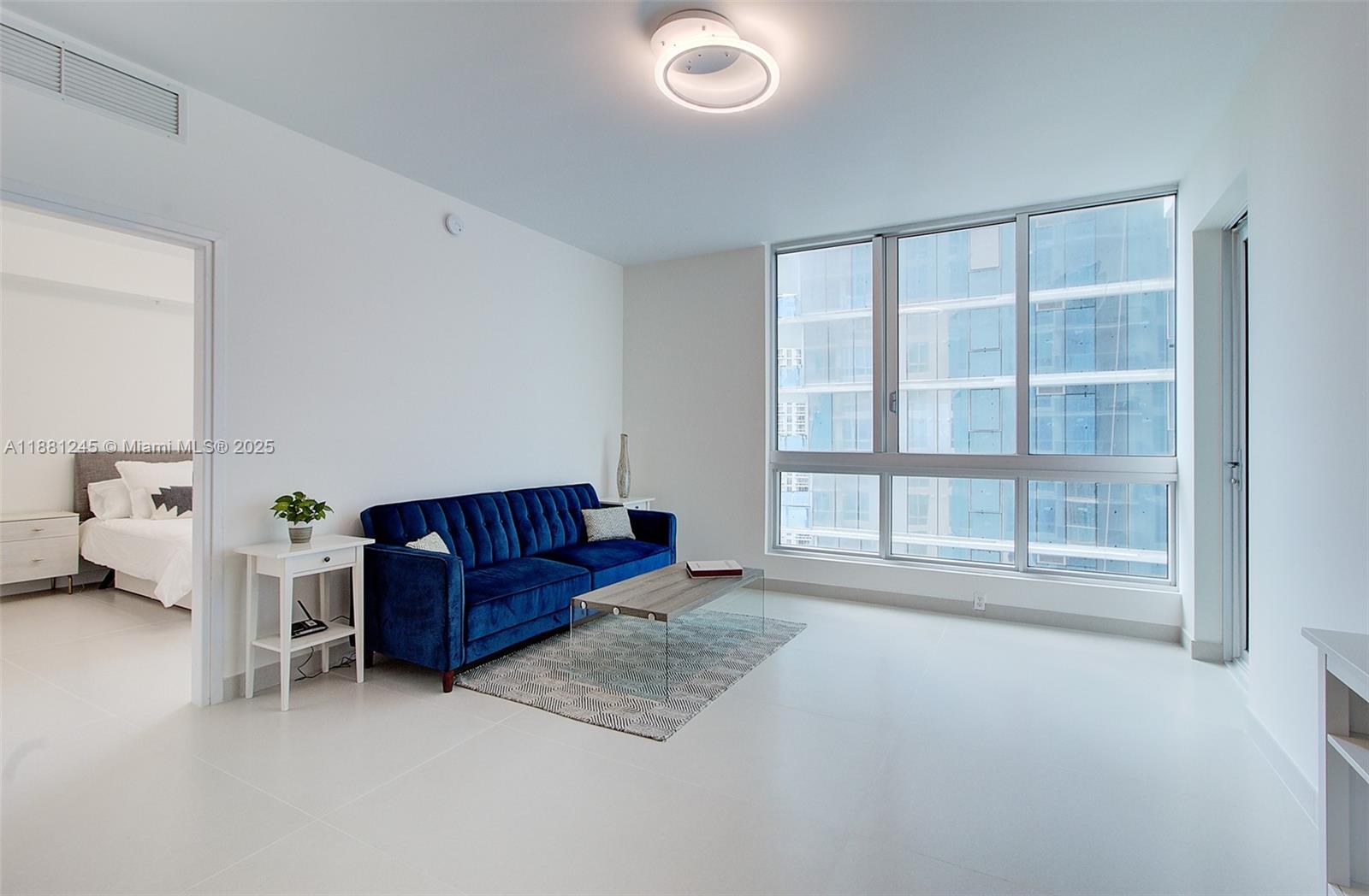 300 S Biscayne Blvd #T-2104, Miami FL 33131