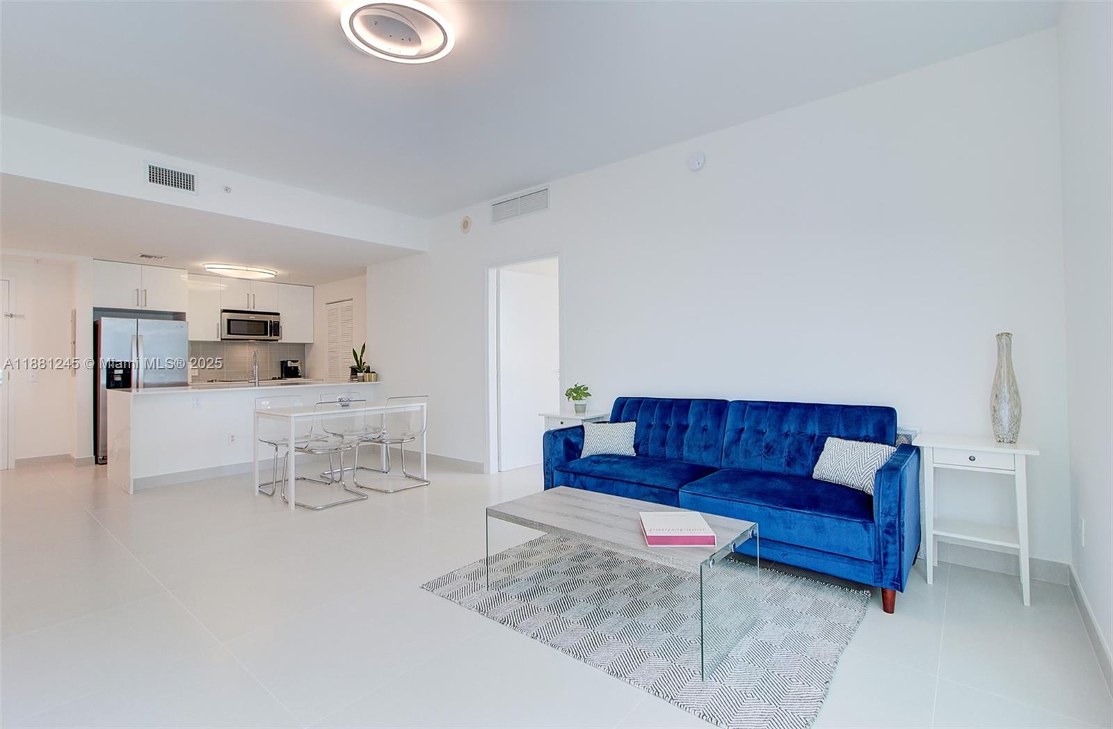 300 S Biscayne Blvd #T-2104, Miami FL 33131