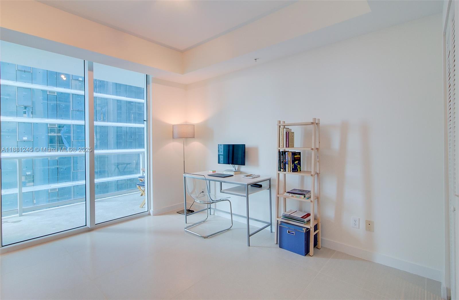 300 S Biscayne Blvd #T-2104, Miami FL 33131