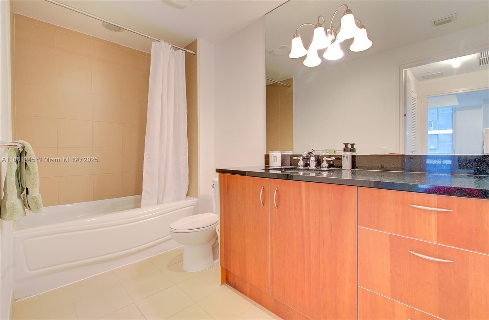300 S Biscayne Blvd #T-2104, Miami FL 33131