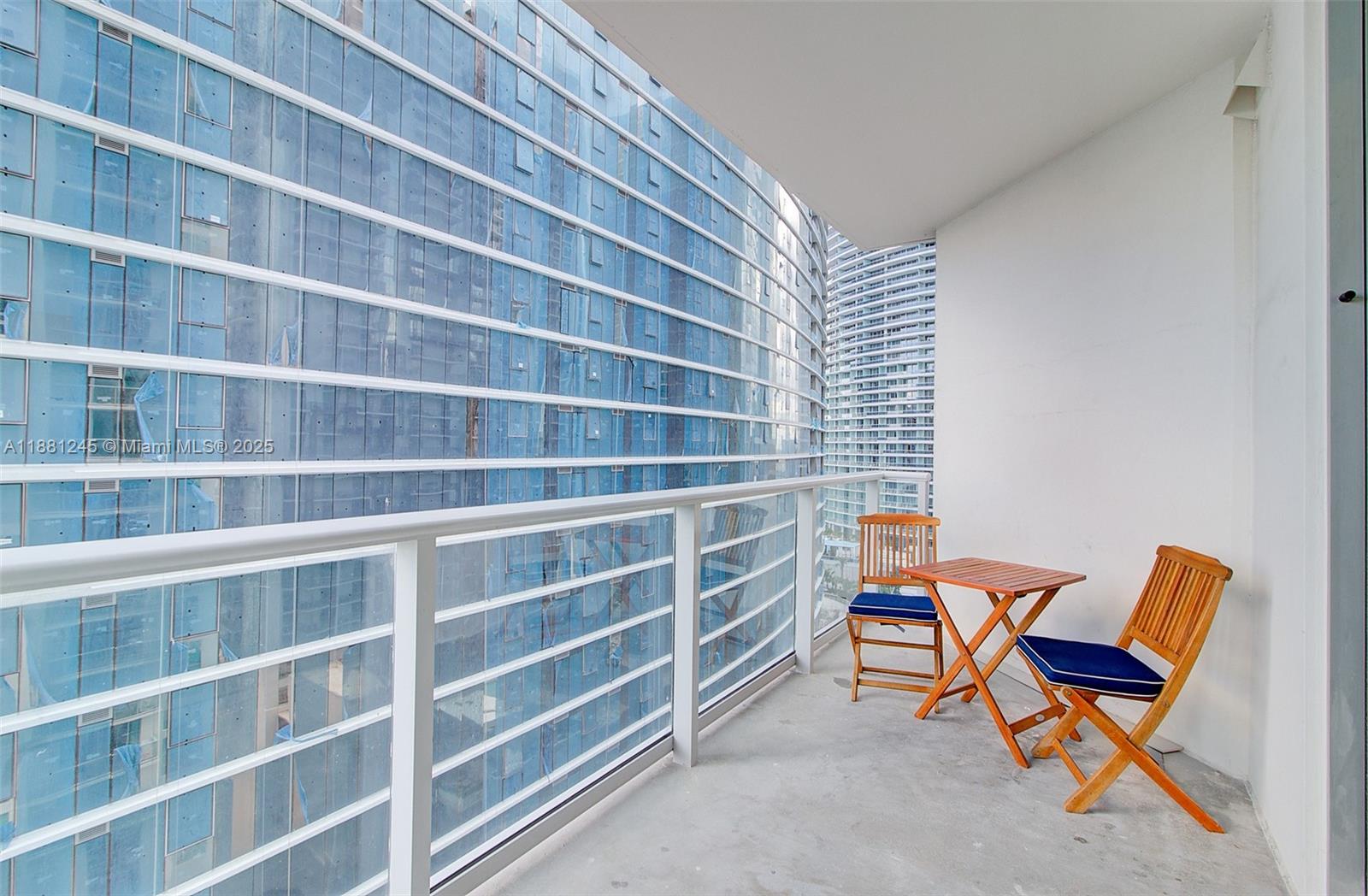 300 S Biscayne Blvd #T-2104, Miami FL 33131