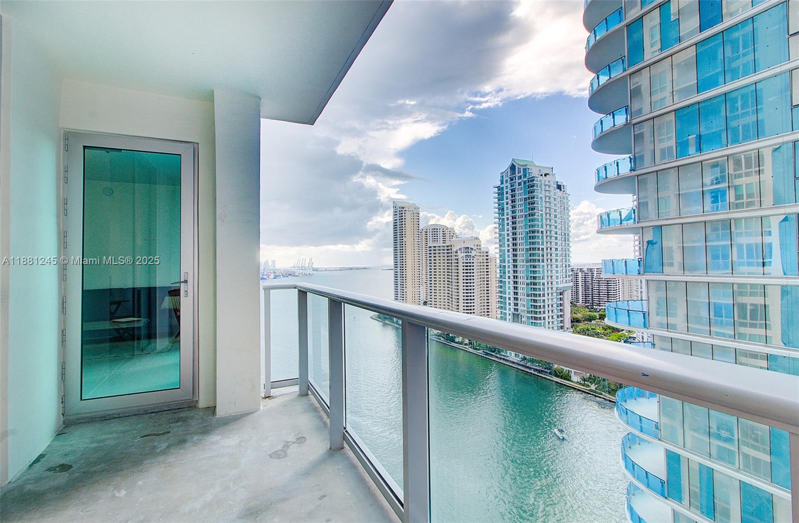 300 S Biscayne Blvd #T-2104, Miami FL 33131