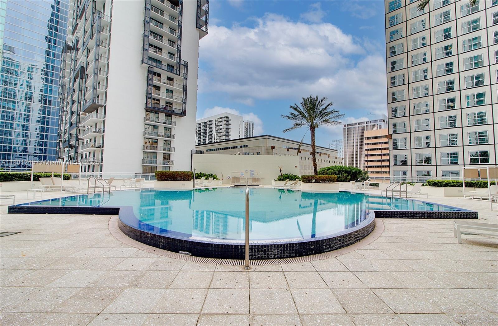 300 S Biscayne Blvd #T-2104, Miami FL 33131