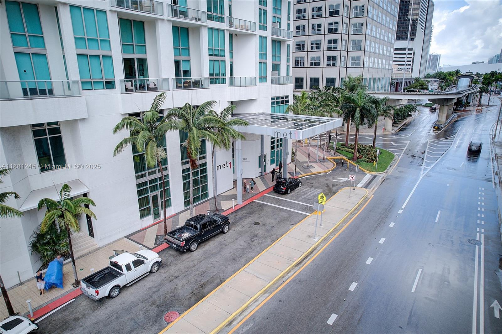 300 S Biscayne Blvd #T-2104, Miami FL 33131
