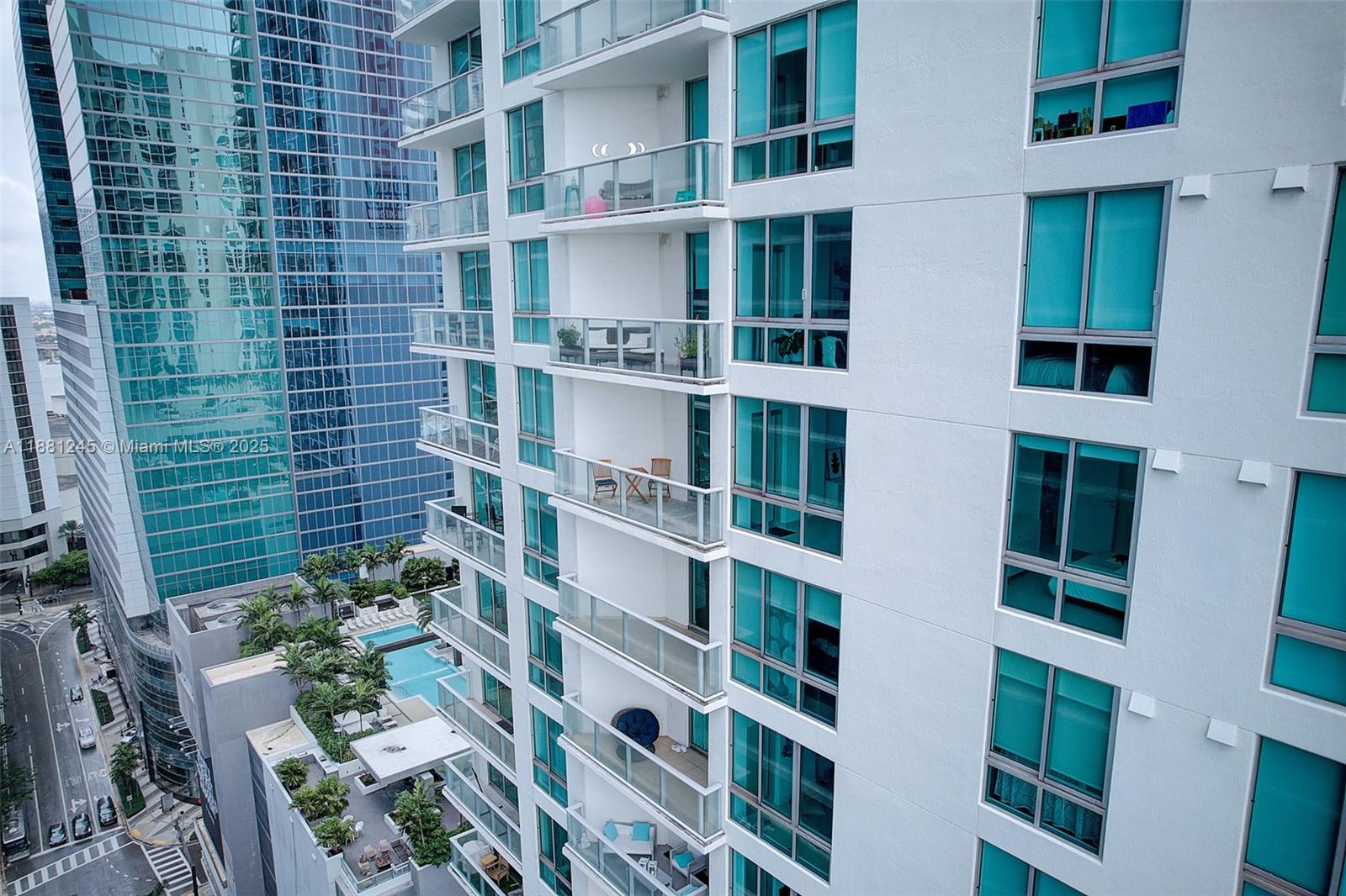 300 S Biscayne Blvd #T-2104, Miami FL 33131