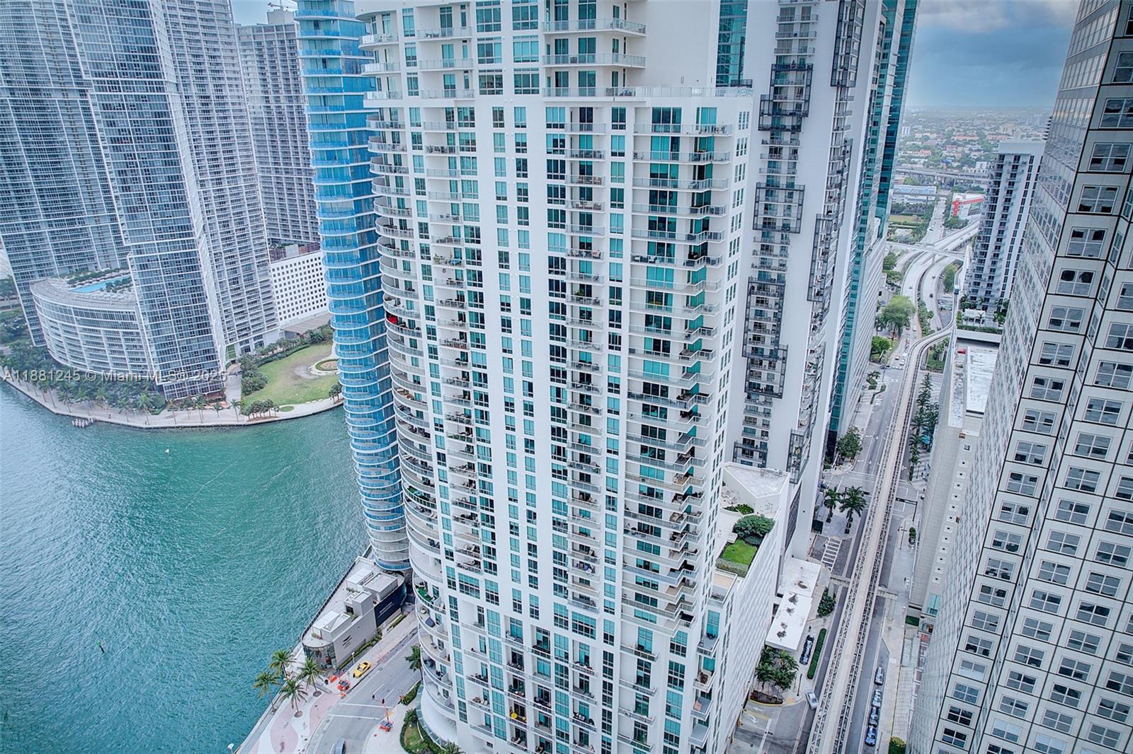 300 S Biscayne Blvd #T-2104, Miami FL 33131
