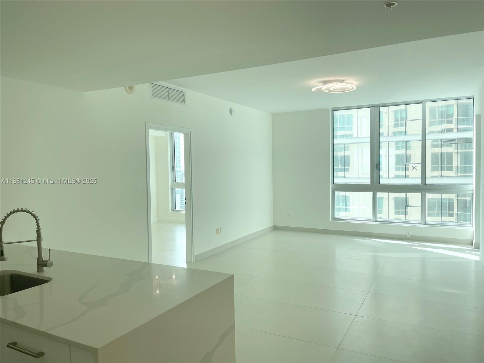 300 S Biscayne Blvd #T-2104, Miami FL 33131