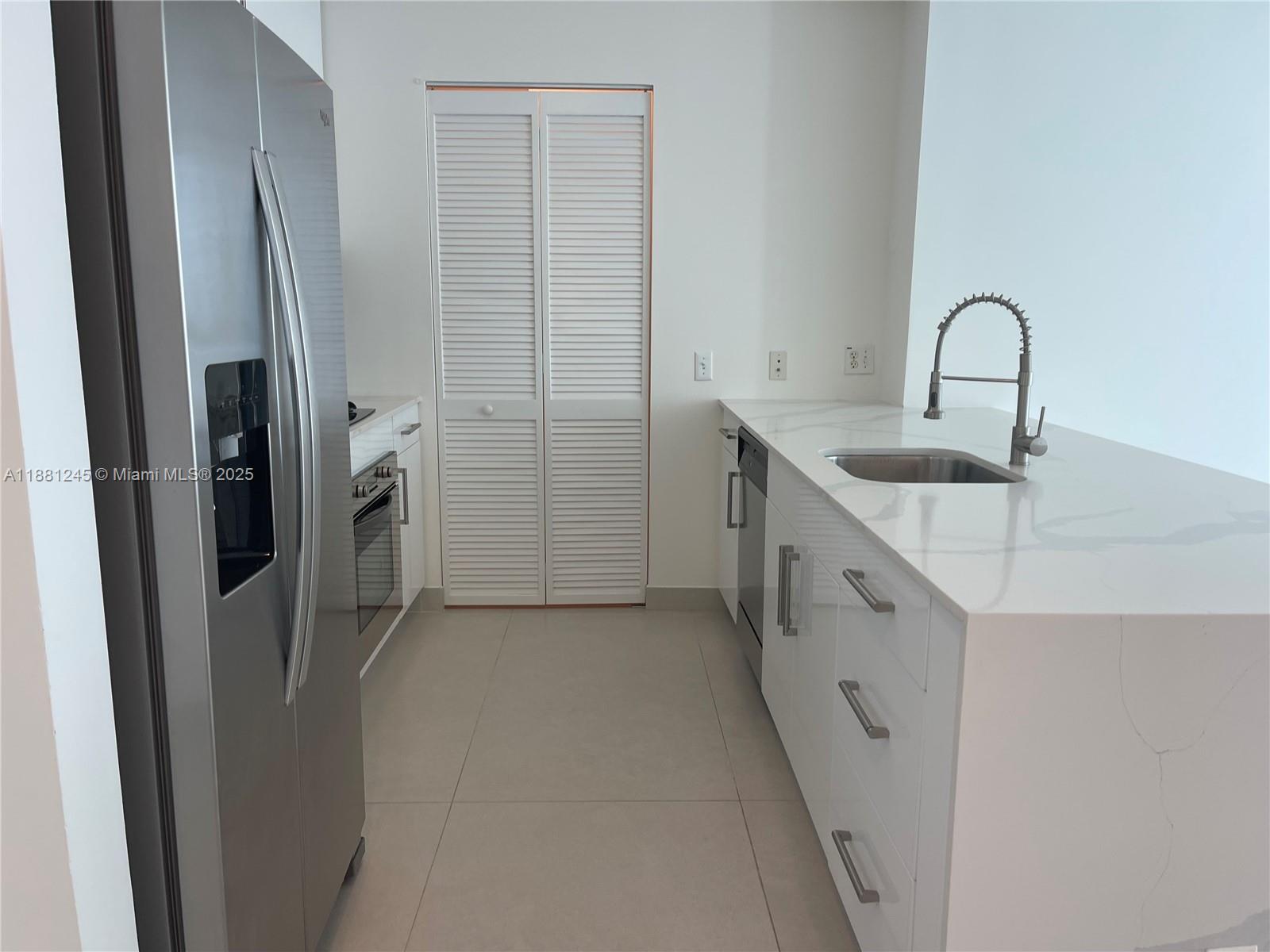 300 S Biscayne Blvd #T-2104, Miami FL 33131