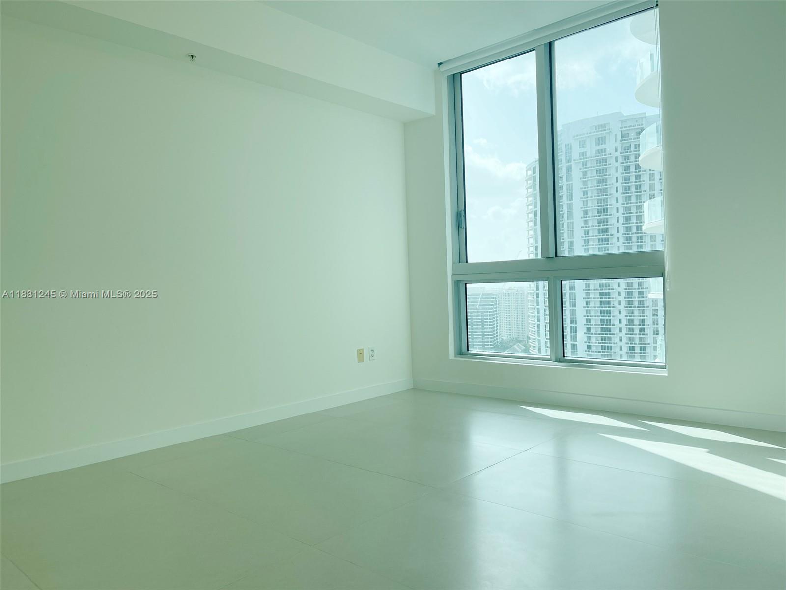 300 S Biscayne Blvd #T-2104, Miami FL 33131