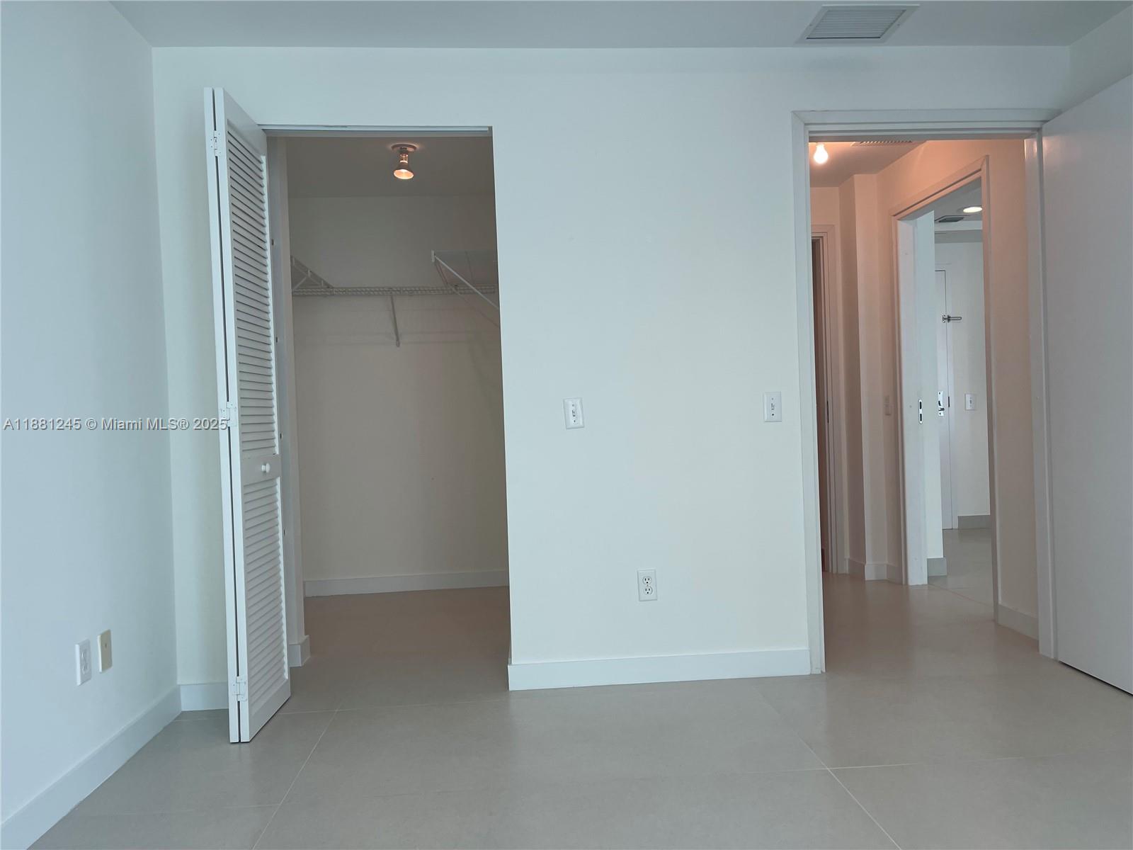 300 S Biscayne Blvd #T-2104, Miami FL 33131